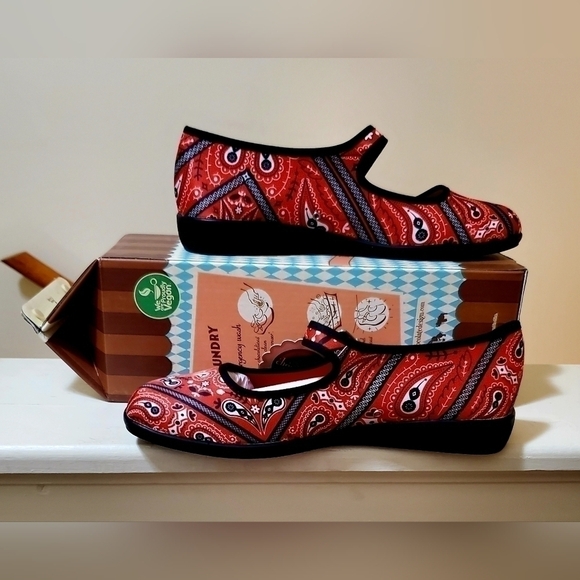 Hot Chocolate Design Shoes - Hot Chocolate Design Red Bandana Maryjane Flats Sz 39/9 NWT